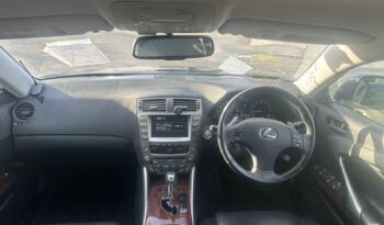 2007 Lexus is full