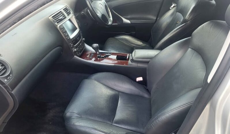 2006 Lexus is full
