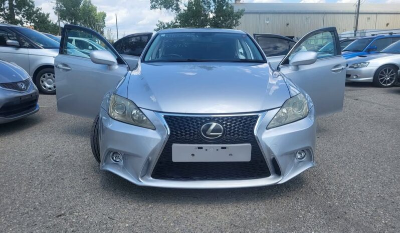 2006 Lexus is full