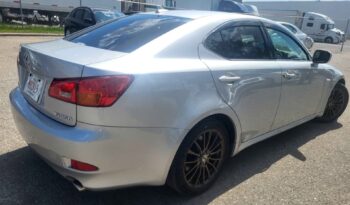 2006 Lexus is full
