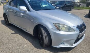 2006 Lexus is full
