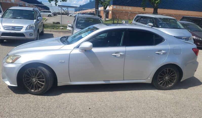 2006 Lexus is full