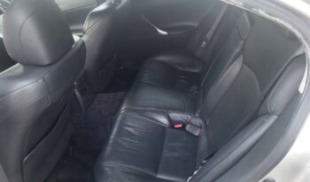 2006 Lexus is full