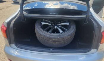2006 Lexus is full