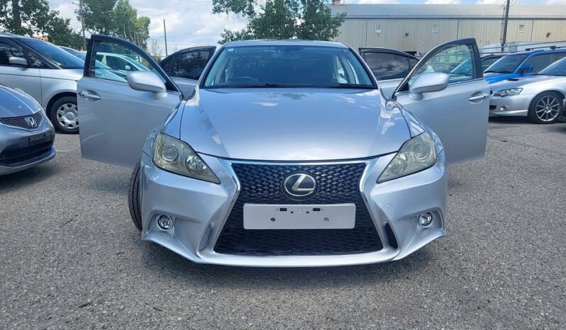 2006 Lexus is full