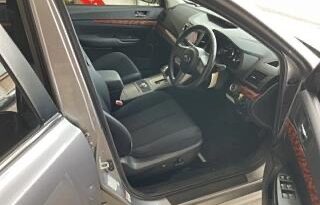 2010 subaru legacy TOURING full