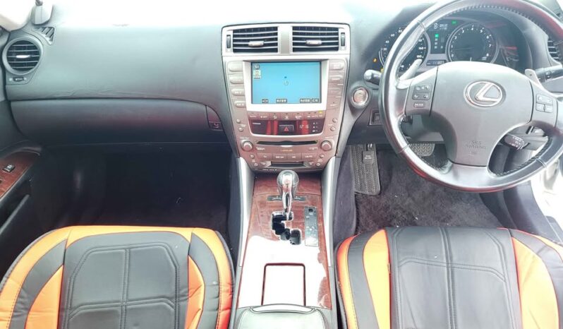 2006 Lexus is full