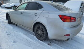 2006 Lexus is full