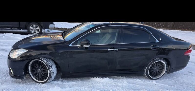 2009 Toyota Crown Royal Saloon full