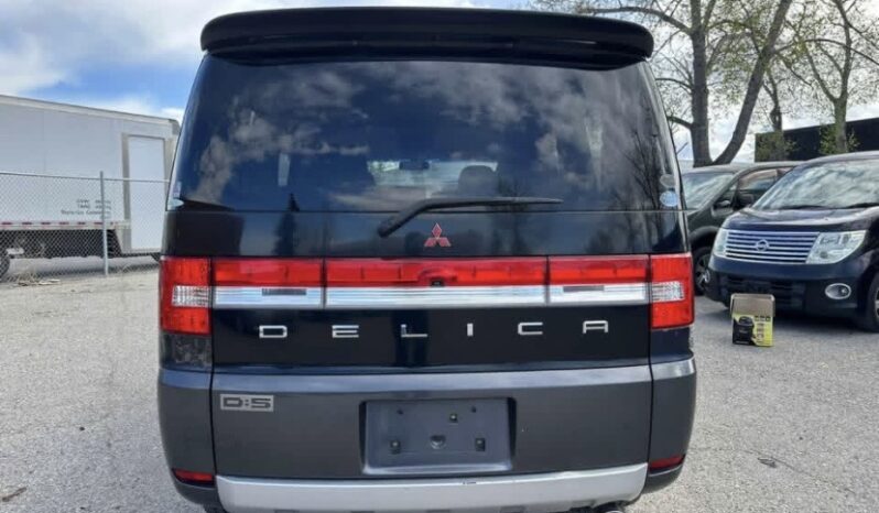 2007 Mitsubishi Delica D5 full