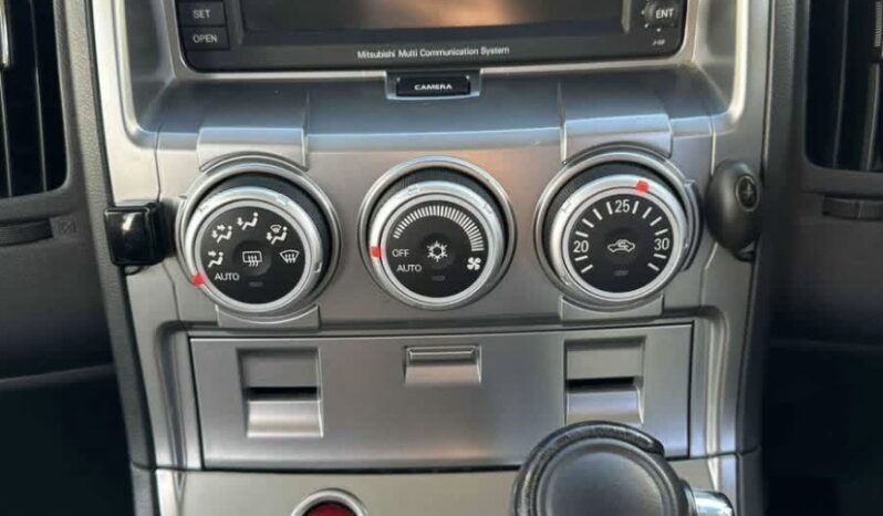 2007 Mitsubishi Delica D5 full