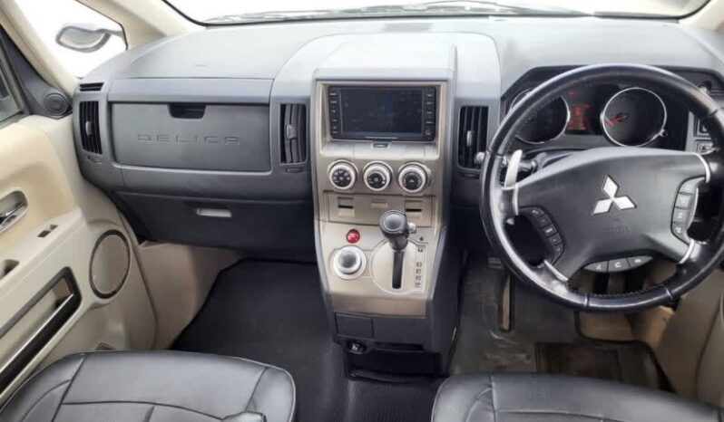 2007 Mitsubishi Delica D5 full