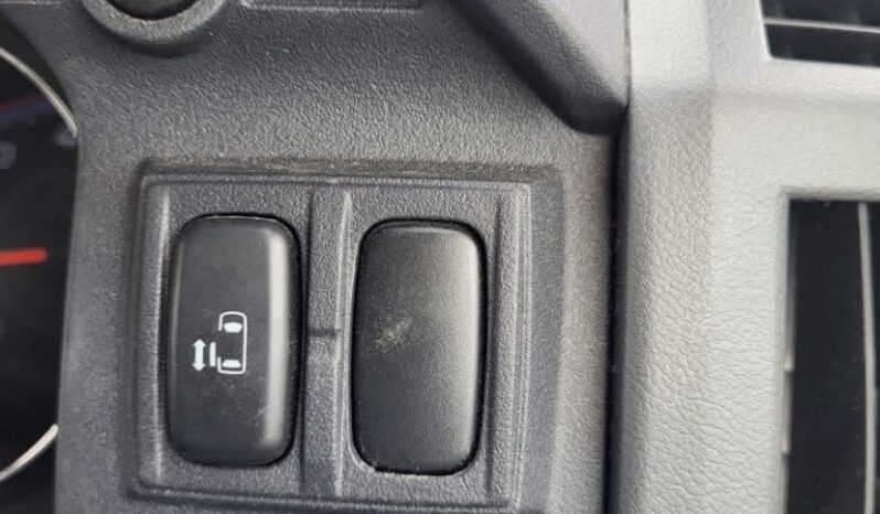 2007 Mitsubishi Delica D5 full