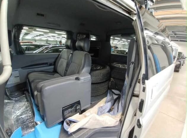 2005 Mitsubishi Delica Spacegear full